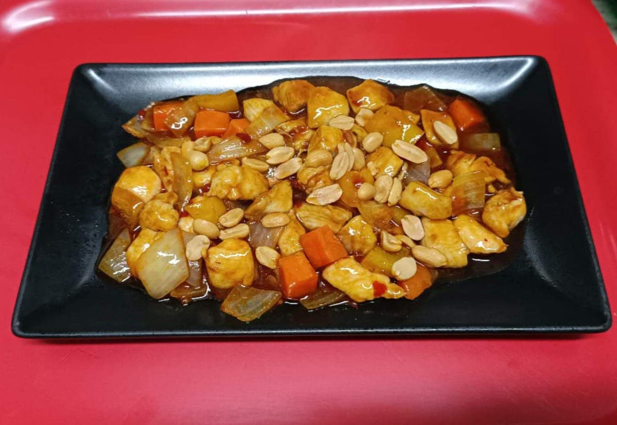 Pollo con arachidi piccante (Kung Pao)