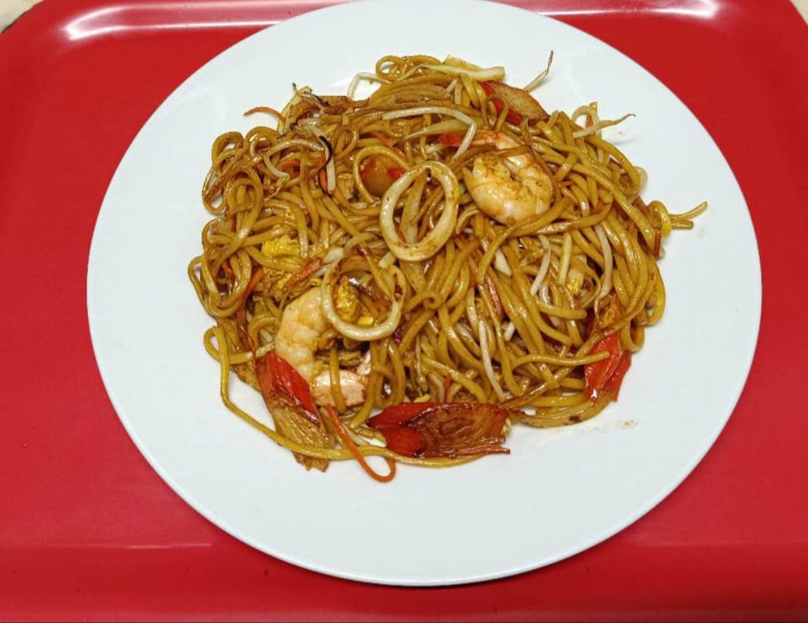 Spaghetti normale con frutti di mare